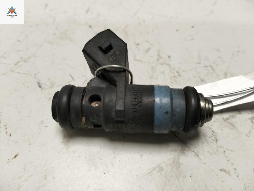 форсунка Dacia (Renault) Logan 2007, 1.6 л., бензин, МКПП, чёрный, универсал, H132254 - фото №1