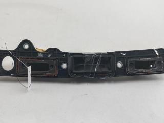 накладка подсветки номера Volkswagen Passat B6 2006, 2.0 л., дизель, МКПП, чёрный, универсал
