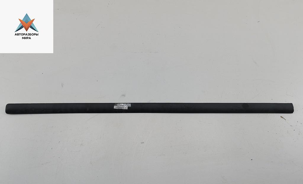 молдинг двери передней левой Volkswagen Passat B5 1999, 1.9 л., дизель, МКПП, синий, универсал, 3B0853516 - фото №1