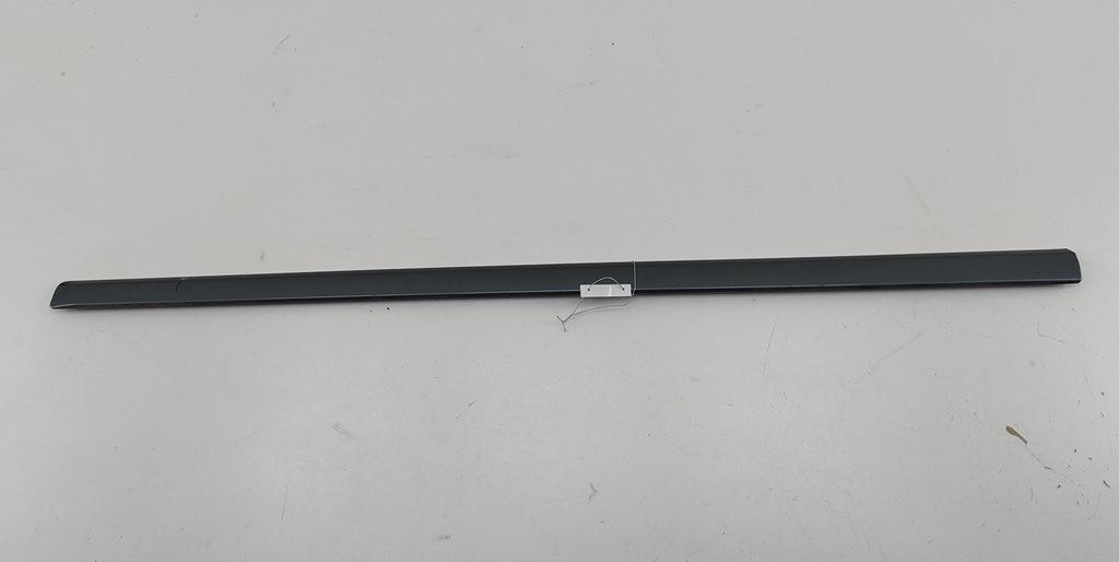 молдинг двери передней левой Audi A4 B6 2003, 2.4 л., бензин, АКПП, серый, универсал, 8E0853953