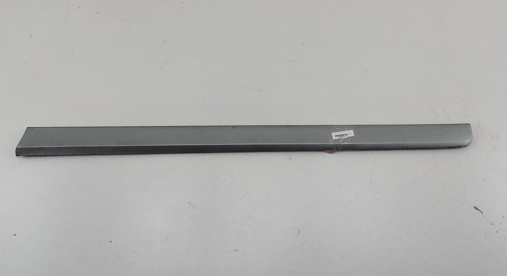 молдинг двери передней правой Audi A4 B7 2005, 2.5 л., дизель, АКПП, серый, универсал - фото №1