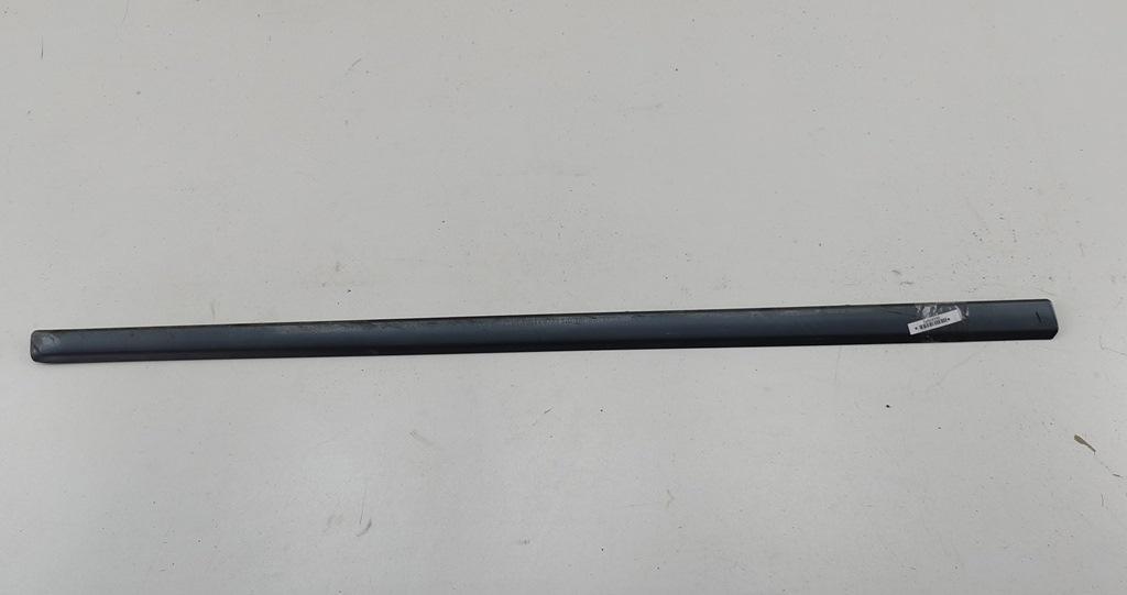 молдинг двери передней правой Audi A4 B6 2003, 2.4 л., бензин, АКПП, серый, универсал, 8E0853954