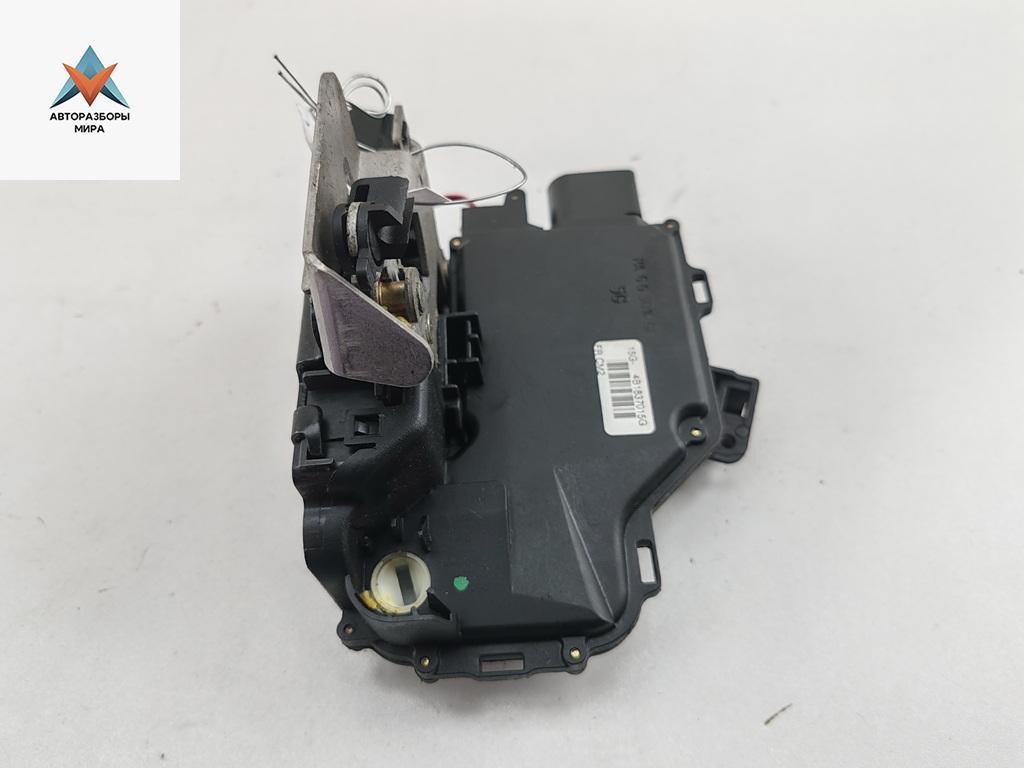 замок двери передней левой Audi A4 B6 2003, 2.4 л., бензин, АКПП, серый, универсал, 4B1837015 - фото №1