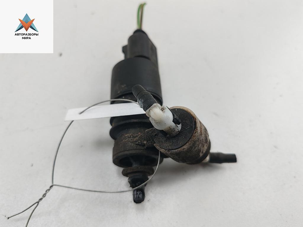 насос (моторчик) омывателя стекла Volkswagen Passat B6 2007, серый, универсал, 1K6955651 - фото №1