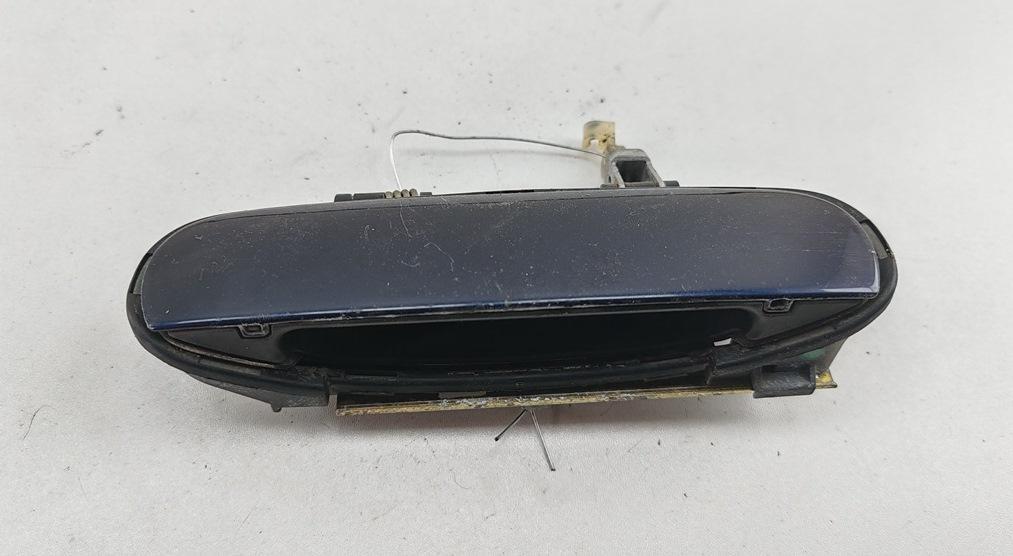 ручка наружная задняя левая Audi A6 4B/C5 1997, 2.4 л., бензин, МКПП, синий, седан, 4B1837885 - фото №1