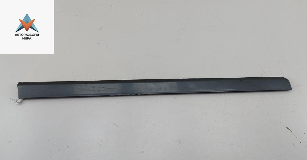 молдинг двери передней левой Audi A4 B7 2005, 3.0 л., дизель, АКПП, серый, универсал - фото №1