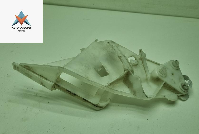 Накладка на ручку двери Volkswagen Passat B6 2006, 2.0 л., дизель, МКПП, красный, универсал, 3C4839768B - фото №1