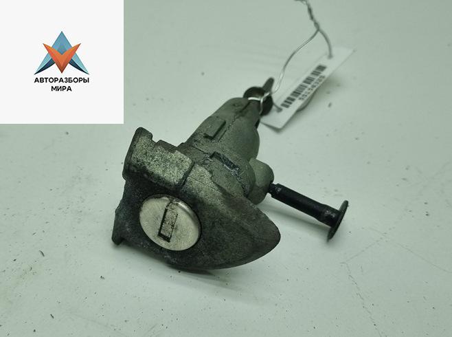 личинка дверного замка Volkswagen Passat B6 2006, 2.0 л., дизель, МКПП, чёрный, универсал - фото №1