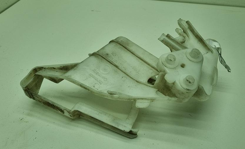 Накладка на ручку двери Volkswagen Passat B6 2006, 2.0 л., дизель, МКПП, красный, универсал, 3C0837868B