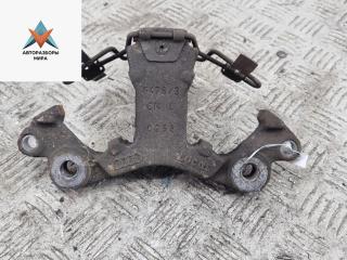 скоба суппорта Volkswagen Phaeton 1 поколение 2003, 3.2 л., бензин, АКПП, чёрный, седан, 64763CN4