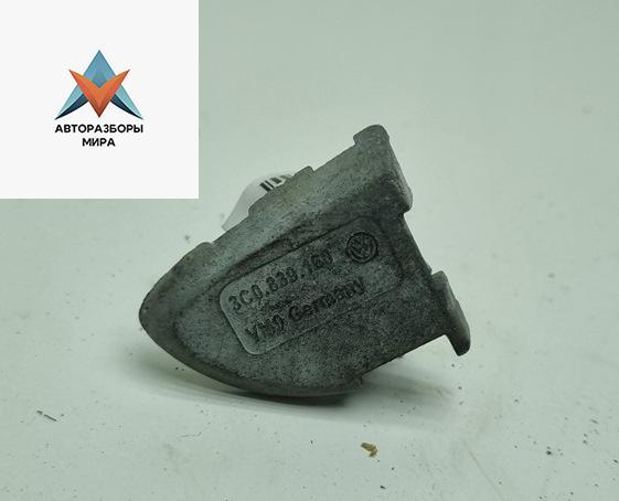 Колпачок (заглушка) ручки двери Volkswagen Passat B6 2006, 2.0 л., дизель, МКПП, чёрный, универсал, 3C0839168 - фото №1