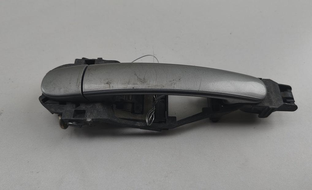 ручка наружная передняя правая Volkswagen Passat B5+ (GP) 2002, 2.0 л., бензин, МКПП, серый, универсал, 3B0837885
