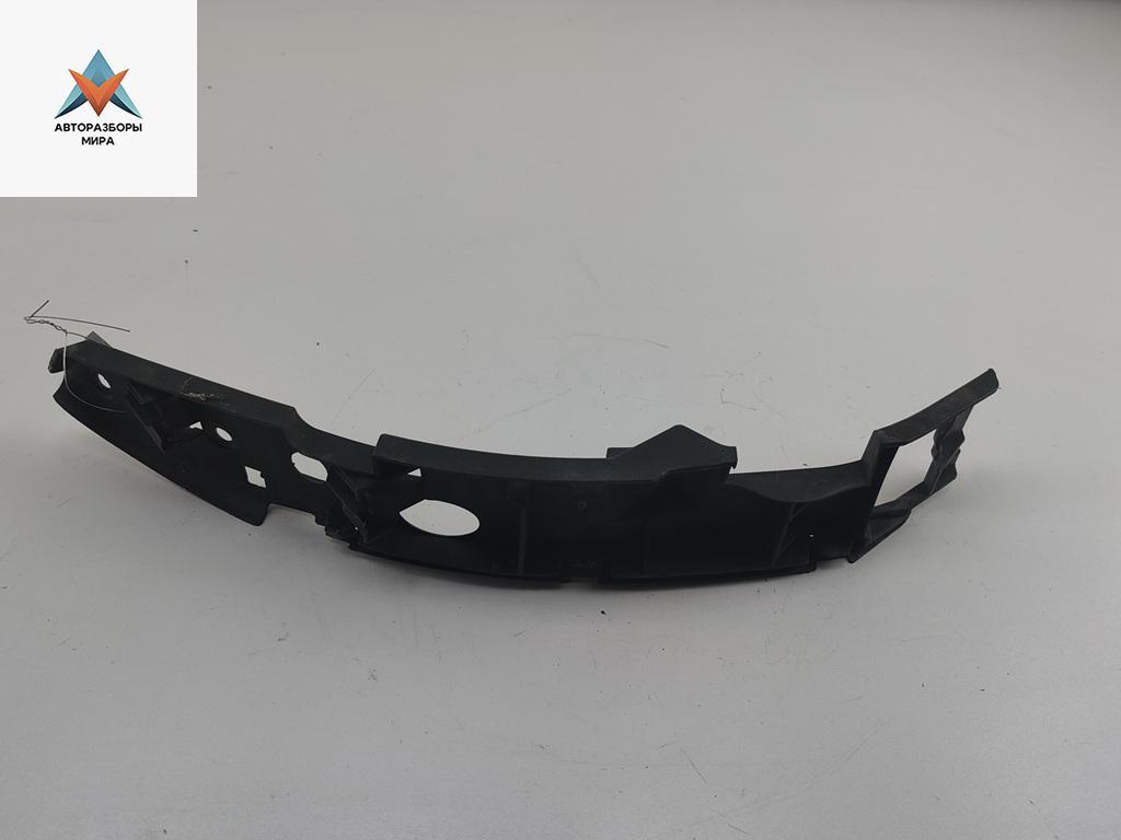 кронштейн переднего бампера Volkswagen Touareg 1 поколение 2004, 5.0 л., дизель, АКПП, чёрный, внедорожник 5 дв., 7L6807183C - фото №1