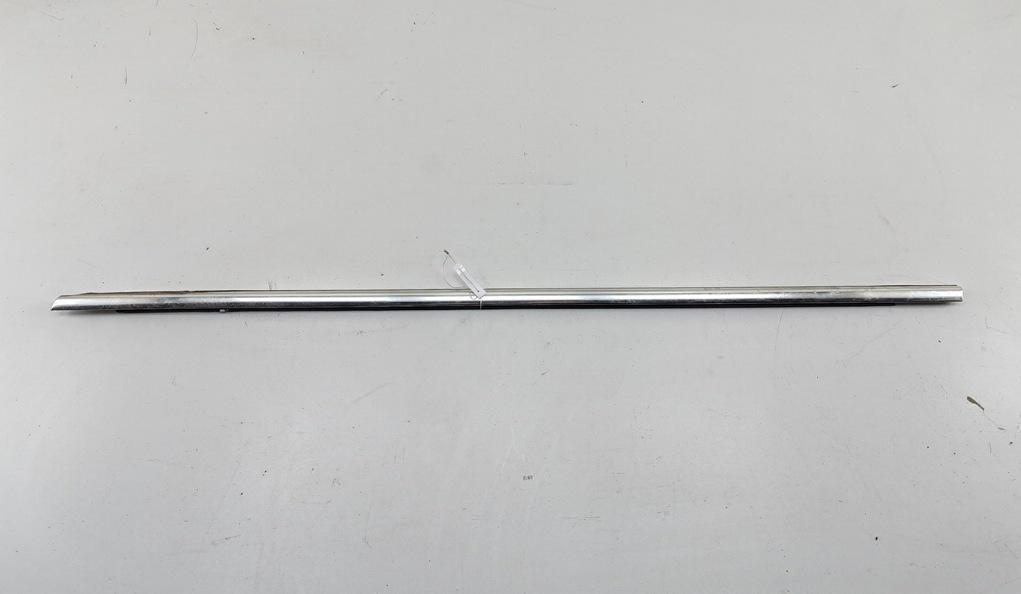 Молдинг стекла двери наружный Volkswagen Passat B6 2007, 2.0 л., дизель, МКПП, серый, универсал, 3C4837475