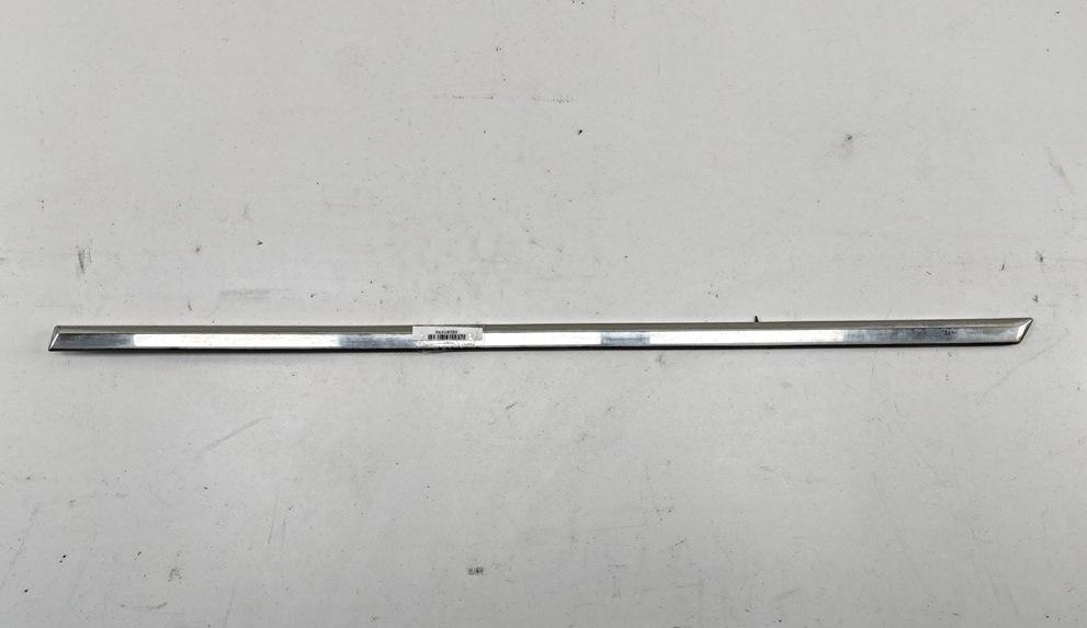 молдинг двери задней левой Volkswagen Passat B6 2007, 2.0 л., дизель, МКПП, серый, универсал, 3C0853753C