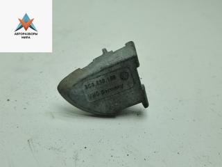 Колпачок (заглушка) ручки двери Volkswagen Passat B6 2006, 2.0 л., дизель, МКПП, красный, универсал, 3C0839168