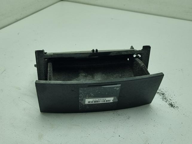 пепельница Volkswagen Touareg 2004, 5.0 л., дизель, АКПП, чёрный, внедорожник 5 дв., 7L6863072A