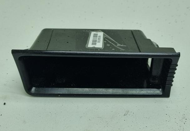 пепельница Volkswagen Passat B6 2006, 2.0 л., дизель, МКПП, красный, универсал, 3C0863077