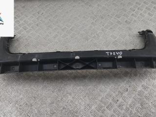 кронштейн переднего бампера Volkswagen Touareg 1 поколение 2004, 5.0 л., дизель, АКПП, чёрный, внедорожник 5 дв., 7L6807699B