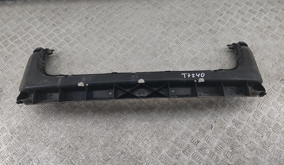кронштейн переднего бампера Volkswagen Touareg 1 поколение 2004, 5.0 л., дизель, АКПП, чёрный, внедорожник 5 дв., 7L6807699B - фото №1