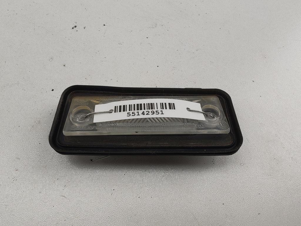 подсветка номера Volkswagen Passat B6 2006, 2.0 л., дизель, МКПП, серый, универсал, 7E0943021