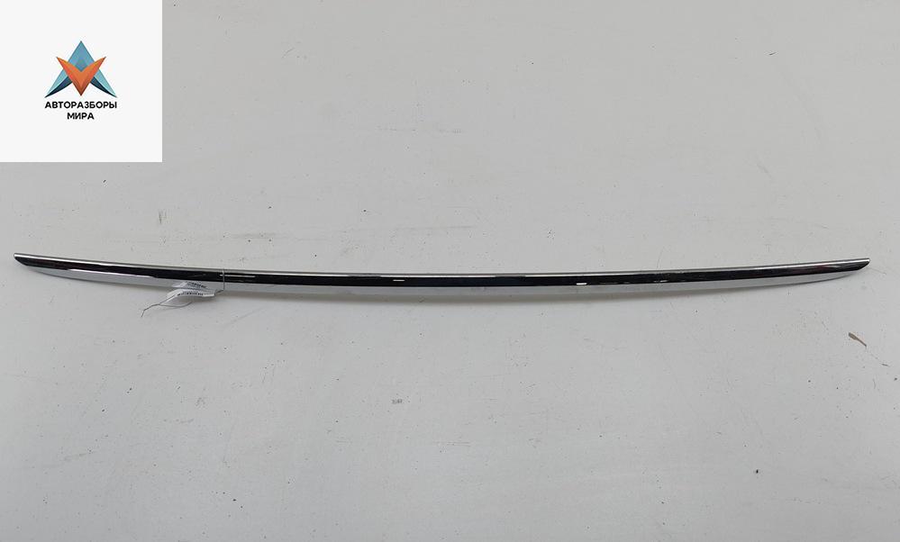 Молдинг крышки (двери) багажника Volkswagen Passat B6 2007, 2.0 л., дизель, МКПП, серый, универсал - фото №1