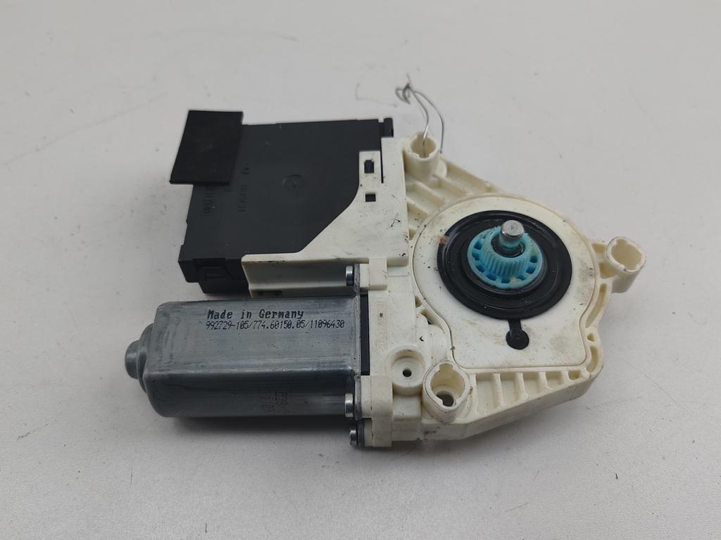 моторчик стеклоподъемника передний правый Volkswagen Passat B6 2006, 2.0 л., дизель, МКПП, красный, универсал, 1K0959792, 1K0959702