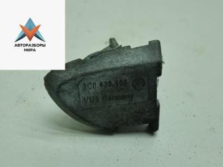 Колпачок (заглушка) ручки двери Volkswagen Passat B6 2006, 2.0 л., дизель, МКПП, красный, универсал, 3C0839168