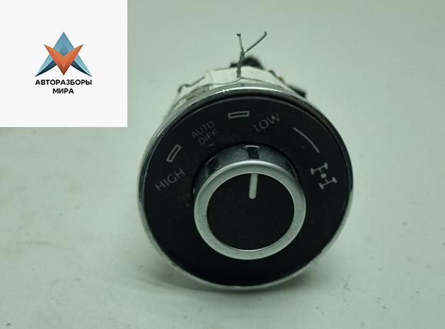 кнопка (выключатель) Volkswagen Touareg 1 поколение 2004, 5.0 л., дизель, АКПП, чёрный, внедорожник 5 дв., 7L6941435K - фото №1