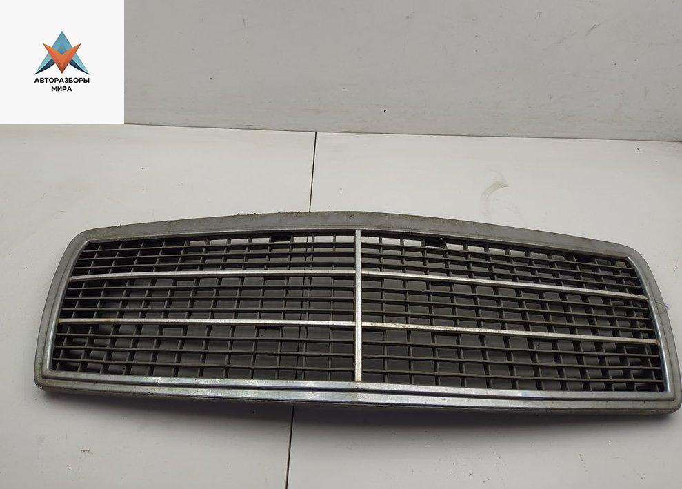 решетка радиатора Mercedes-Benz C-Класс W202/S202 1996, синий, седан, 2028880023 - фото №1