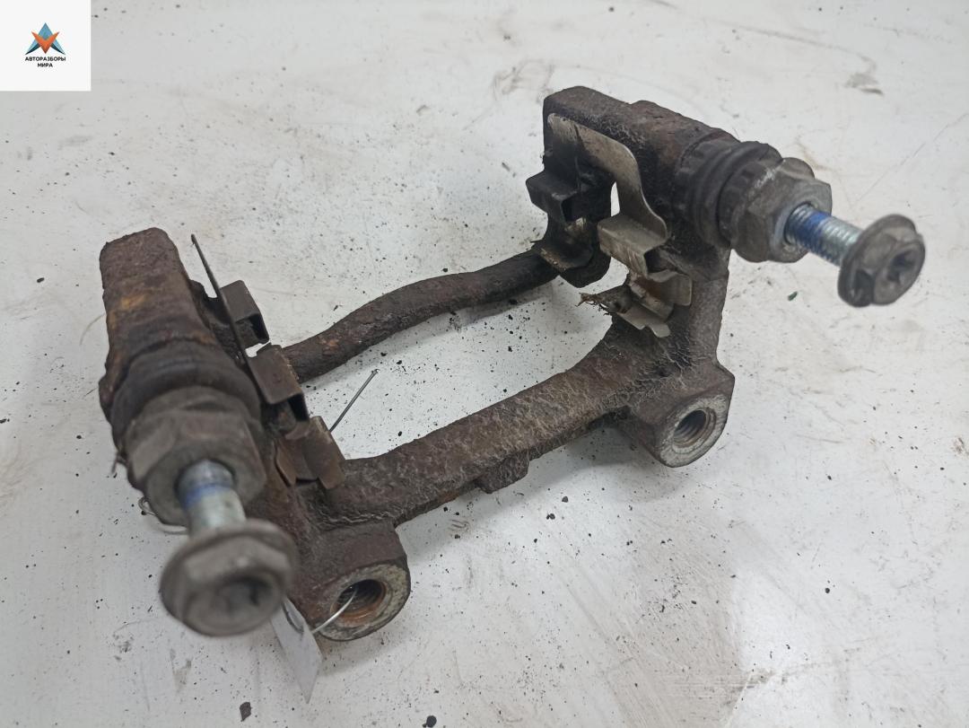 скоба суппорта Opel Zafira 1 поколение (A) 2002, 1.8 л., бензин, МКПП, синий, минивэн - фото №1