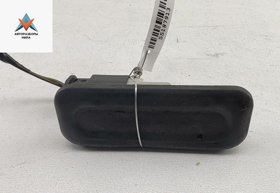 кнопка открытия багажника Peugeot 508 1 поколение 2011, 2.0 л., дизель, МКПП, чёрный, универсал - фото №1