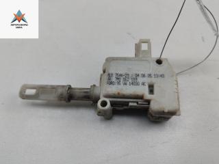 активатор замка багажника Ford Galaxy 1 поколение [рестайлинг] 2005, 1.9 л., дизель, МКПП, чёрный, минивэн, 7M0862159