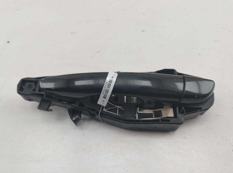 ручка наружная задняя левая Peugeot 508 1 поколение 2011, 2.0 л., дизель, МКПП, чёрный, универсал, 9688834180 - фото №1