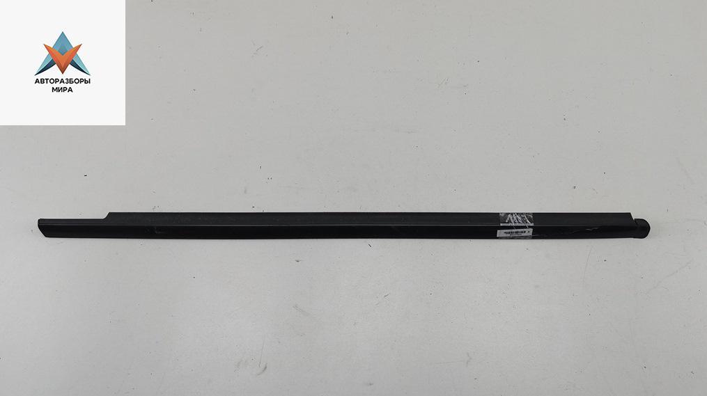 Молдинг стекла двери наружный Mercedes-Benz M-Class ML W164 2005, 3.0 л., дизель, АКПП, чёрный, внедорожник 5 дв. - фото №1