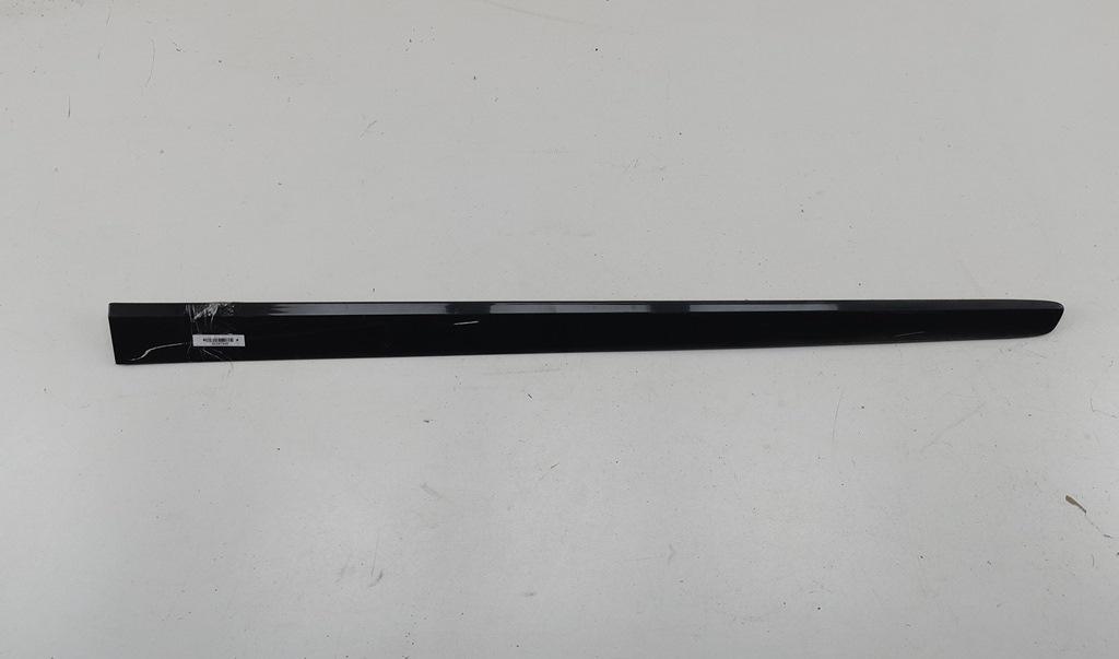 молдинг двери передней правой Mercedes-Benz M-Class ML W164 2005, 3.0 л., дизель, АКПП, чёрный, внедорожник 5 дв., 1646901462