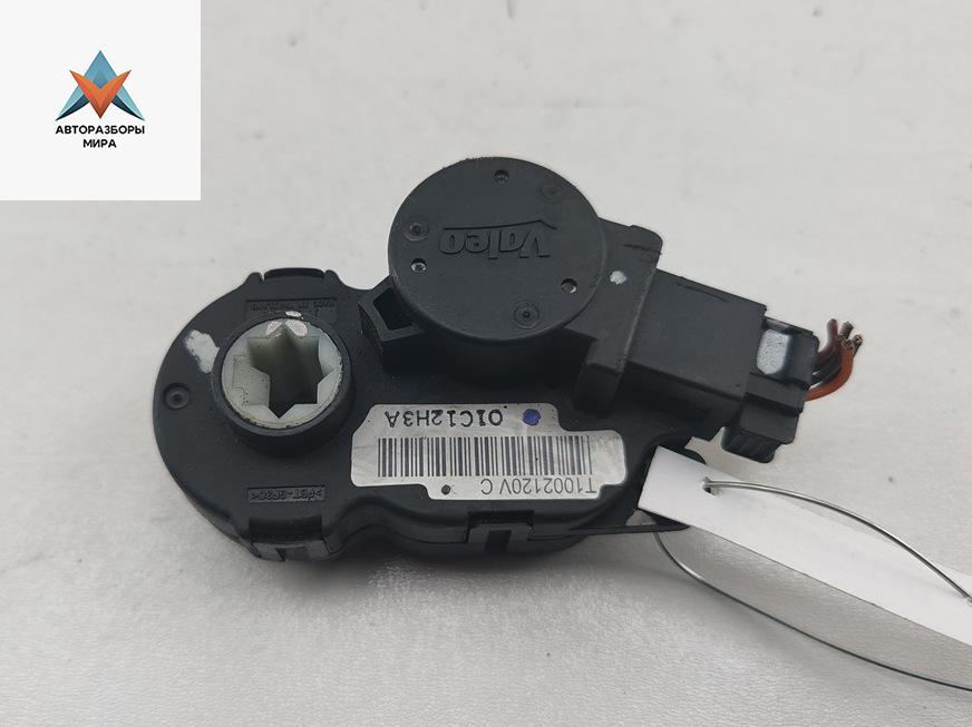 моторчик заслонки печки Peugeot 508 1 поколение 2011, 2.0 л., дизель, МКПП, чёрный, универсал, T100212V - фото №1