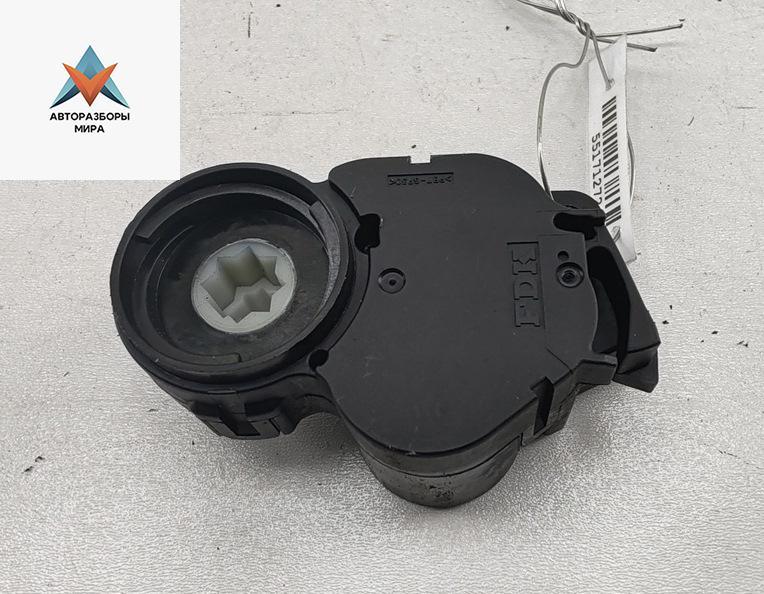 моторчик заслонки печки Peugeot 508 1 поколение 2011, 2.0 л., дизель, МКПП, чёрный, универсал, T100212V - фото №1