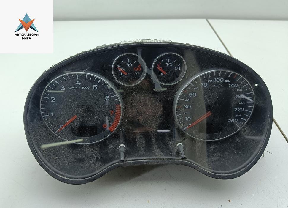 приборная панель Audi A3 8P 2003, 1.6 л., бензин, МКПП, серый, хетчбэк 3 дв., 8P0920900C - фото №1