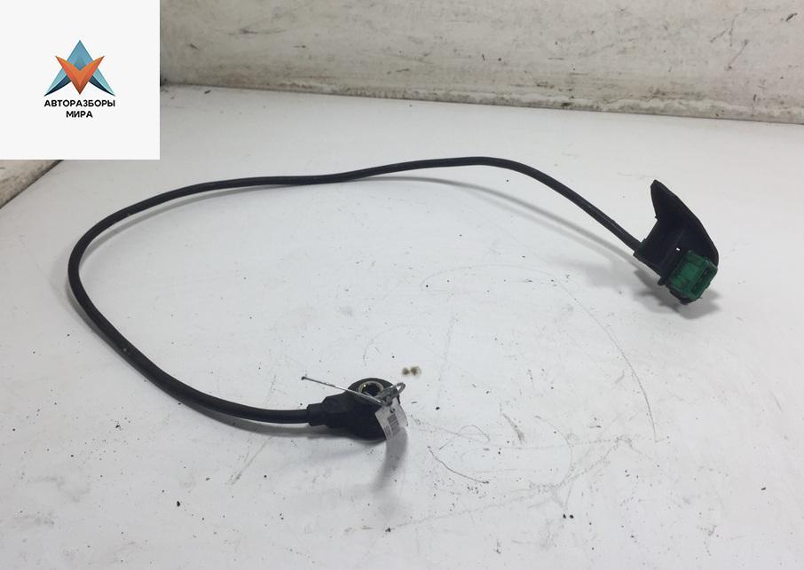 датчик детонации Volkswagen Passat B5 1997, 1.6 л., бензин, МКПП, серый, седан, 054905377H - фото №1