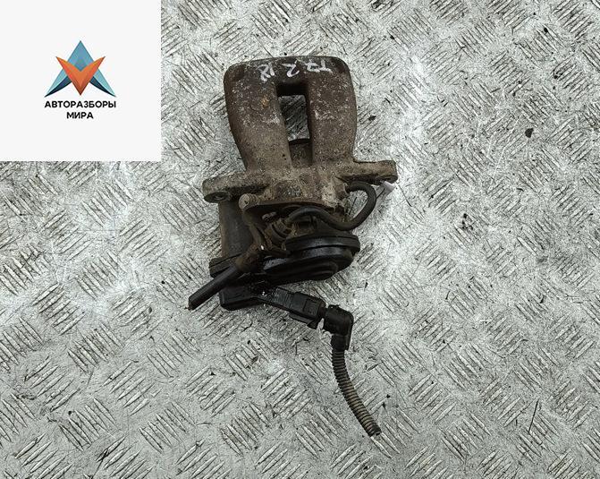 суппорт задний правый Volkswagen Passat B6 2006, 2.0 л., дизель, МКПП, красный, универсал - фото №1