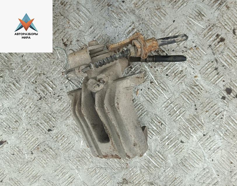 суппорт задний правый Volkswagen Passat B5 1999, 1.9 л., дизель, МКПП, синий, универсал - фото №1