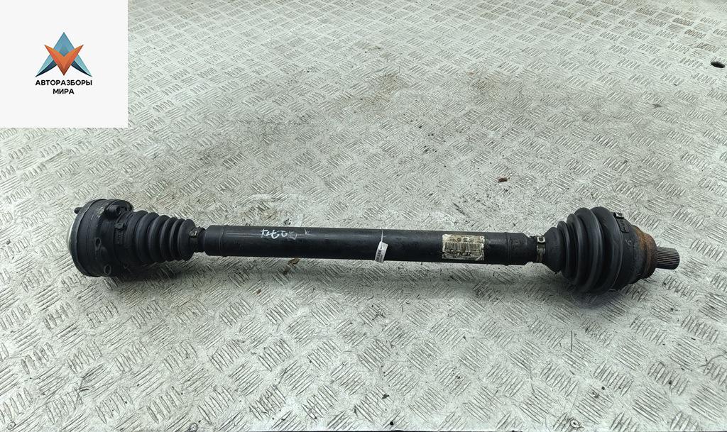 полуось передняя правая (приводной вал, ШРУС) Volkswagen Passat B6 2006, 2.0 л., дизель, МКПП, чёрный, универсал - фото №1