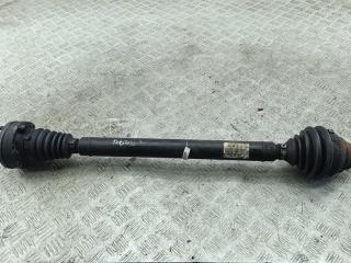 полуось передняя правая (приводной вал, ШРУС) Volkswagen Passat B6 2006, 2.0 л., дизель, МКПП, чёрный, универсал