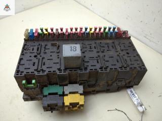 блок предохранителей Volkswagen Transporter T4 1994, 2.4 л., дизель, МКПП, белый, микроавтобус, 357937039