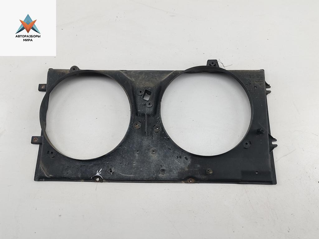 диффузор вентилятора Volkswagen Transporter T4 1994, 2.4 л., дизель, МКПП, белый, микроавтобус, 701121207B - фото №1