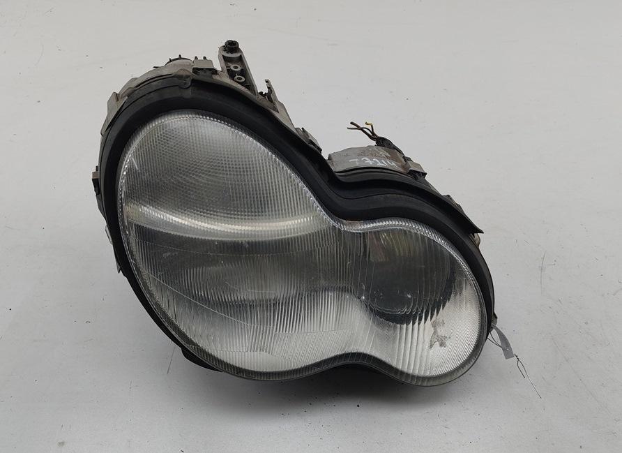 фара правая Mercedes-Benz C-Класс W203/S203/CL203 2001, 2.6 л., бензин, АКПП, серый, универсал, 2038201261 - фото №1