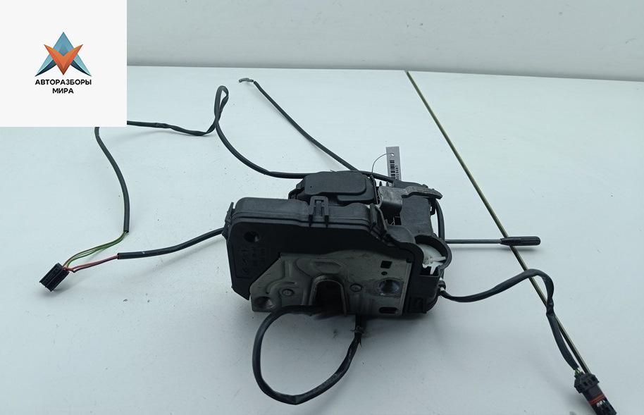 замок двери передней левой Mercedes-Benz C-Класс W203/S203/CL203 2001, 2.6 л., бензин, АКПП, серый, универсал, 2037200135 - фото №1