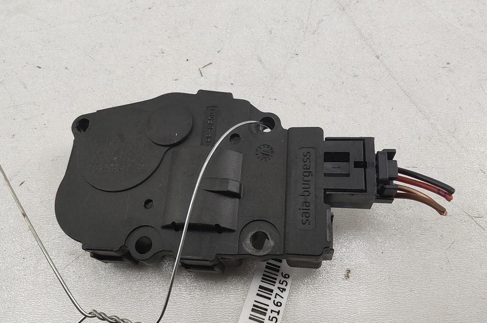 моторчик заслонки печки Mercedes-Benz M-Class ML W164 2005, 3.0 л., дизель, АКПП, чёрный, внедорожник 5 дв., 410475520 - фото №1