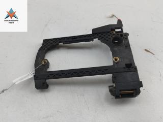 Корпус (держатель) ручки двери передней правой BMW 5 серия E39 [рестайлинг] 2003, 2.5 л., бензин, МКПП, чёрный, универсал